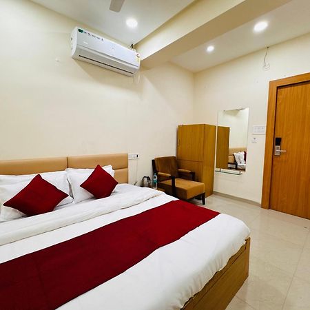 Hotel Shivlok 乌贾因 外观 照片