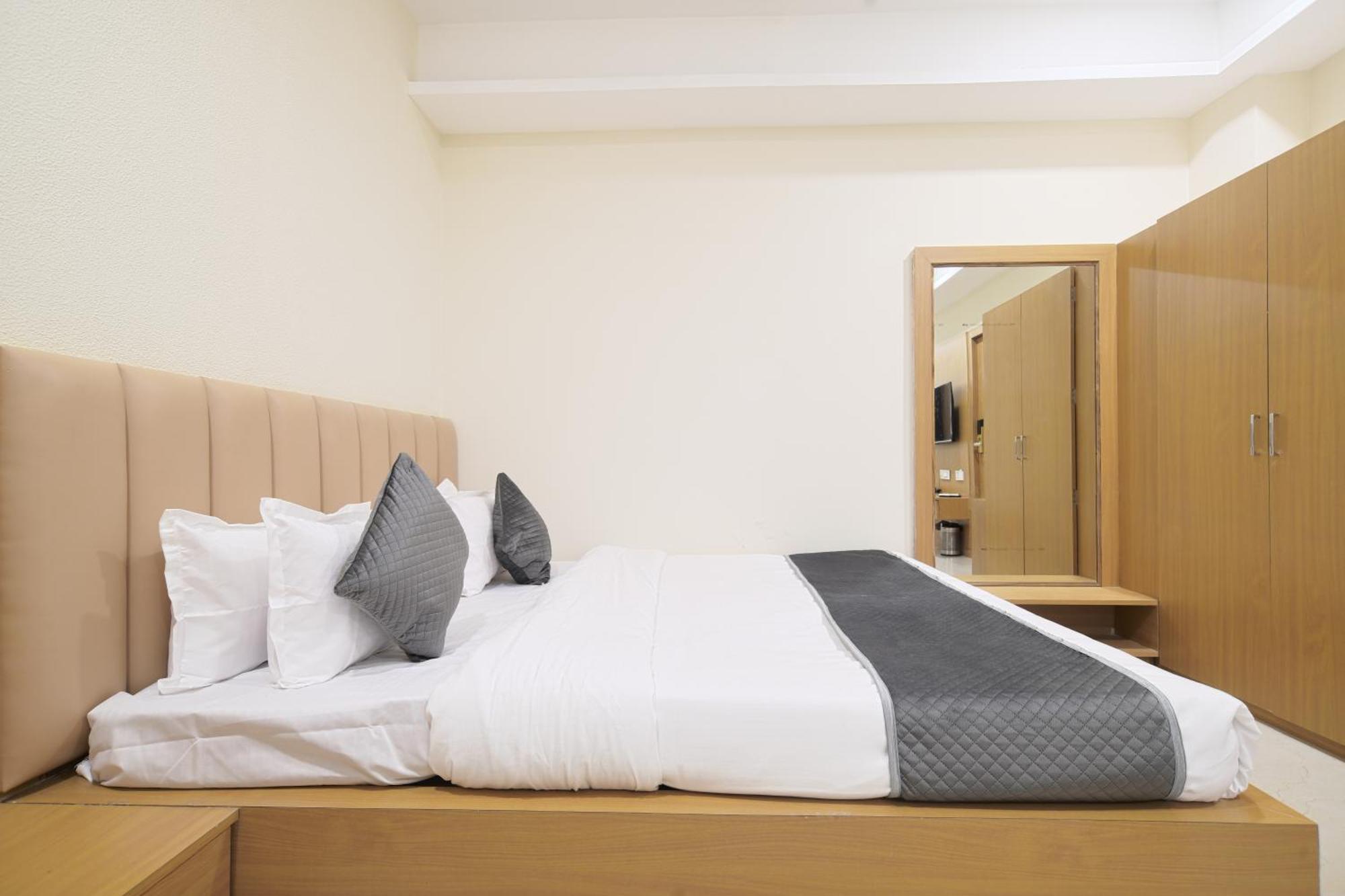 Hotel Shivlok 乌贾因 客房 照片