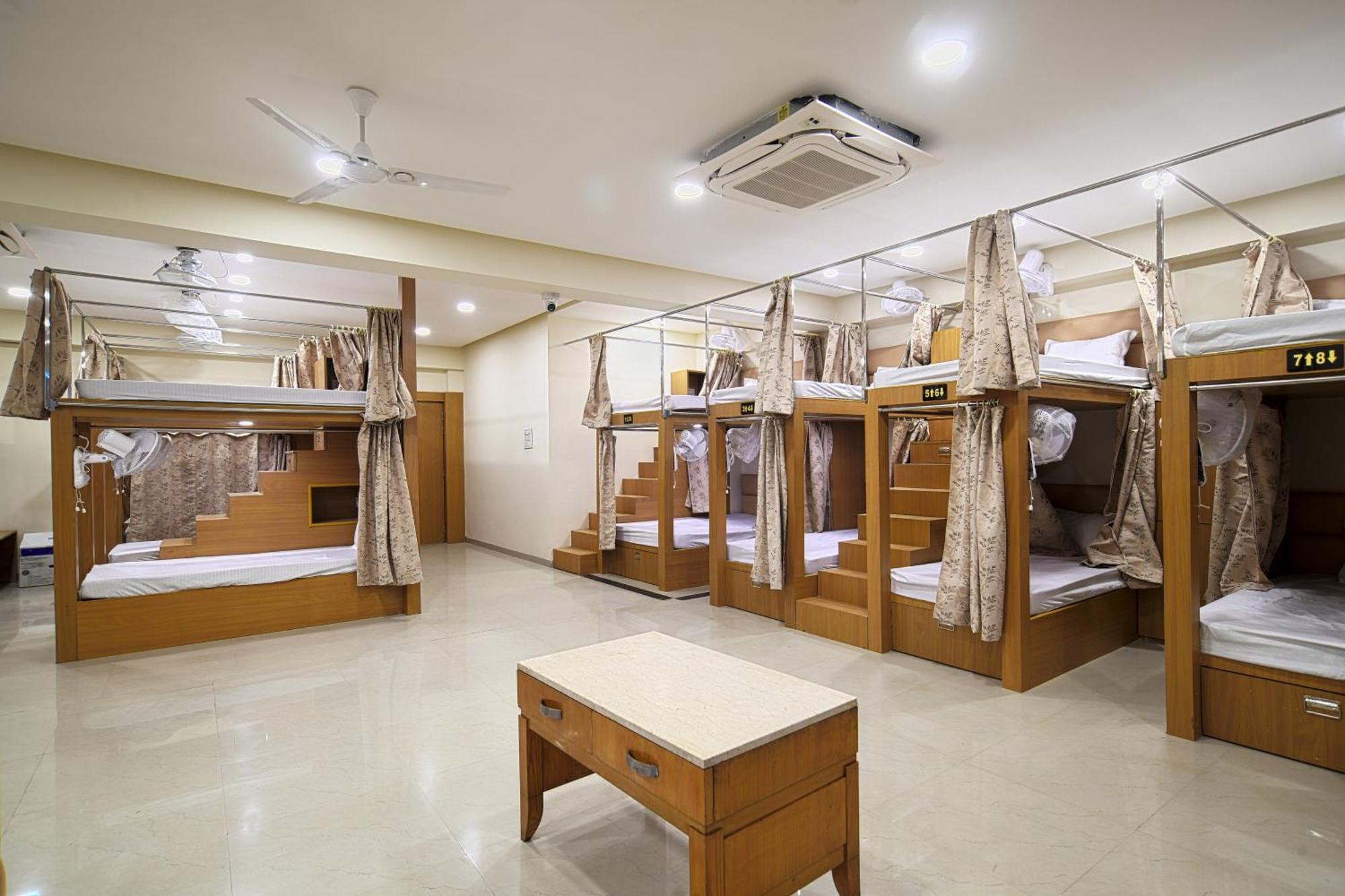Hotel Shivlok 乌贾因 外观 照片