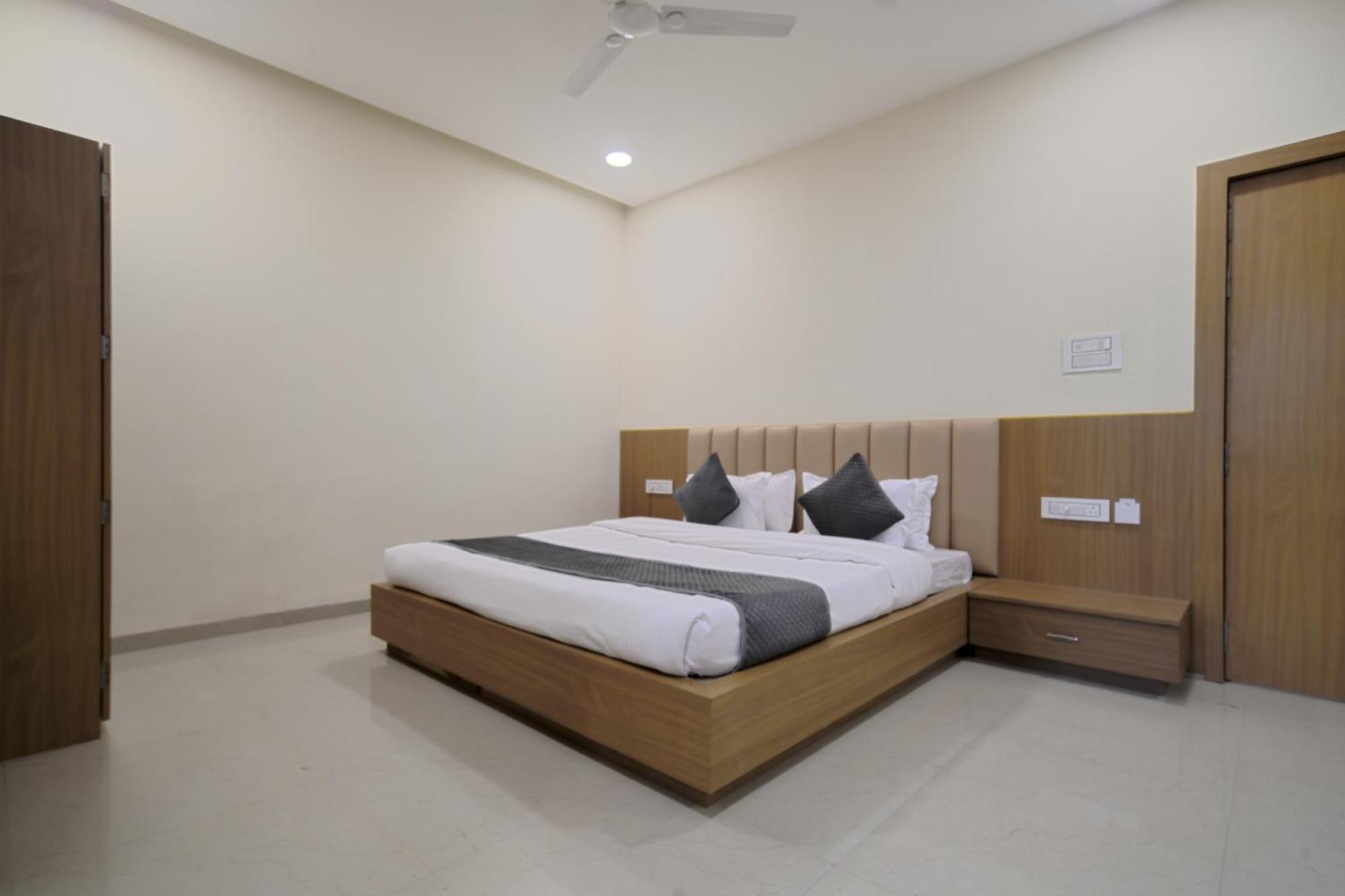 Hotel Shivlok 乌贾因 客房 照片