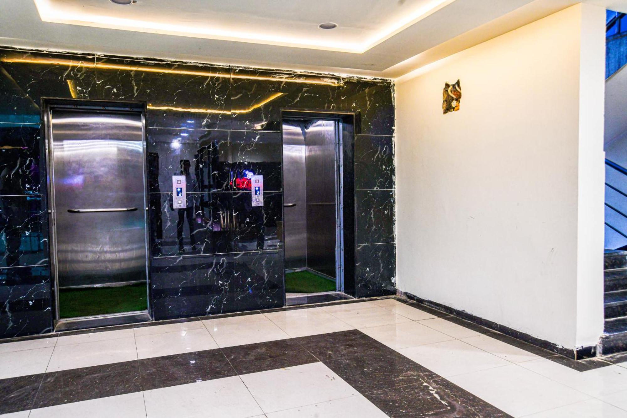 Hotel Shivlok 乌贾因 外观 照片