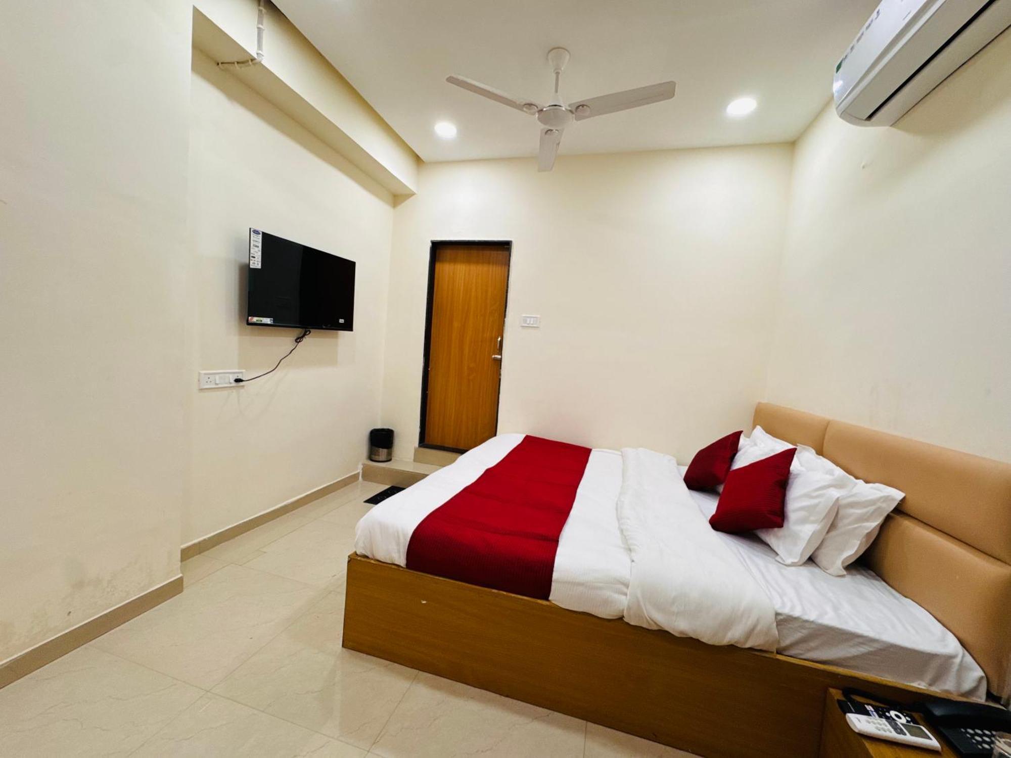Hotel Shivlok 乌贾因 外观 照片