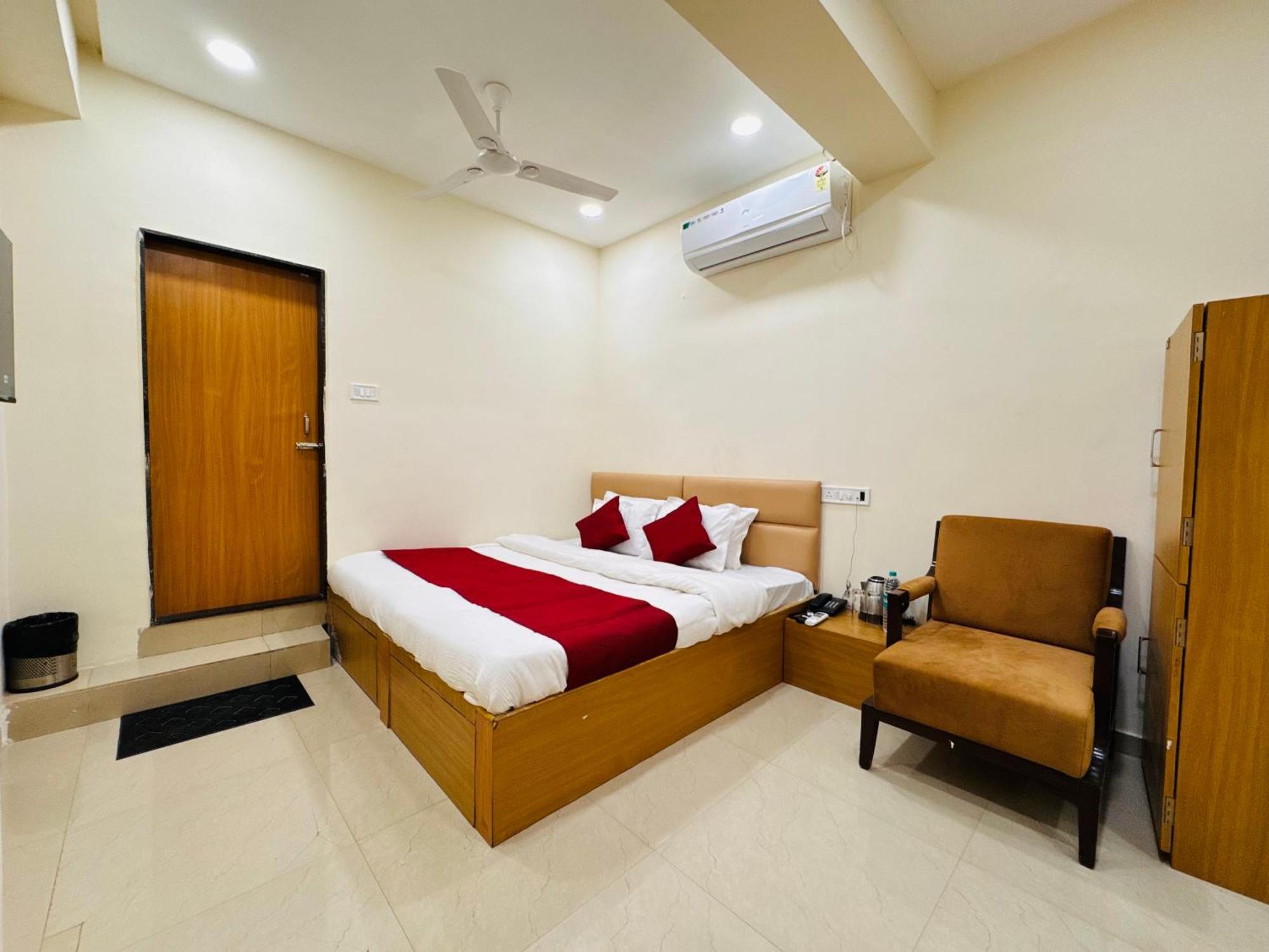 Hotel Shivlok 乌贾因 外观 照片