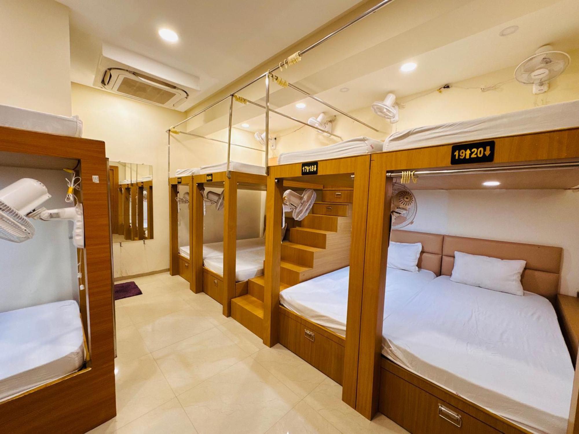 Hotel Shivlok 乌贾因 外观 照片