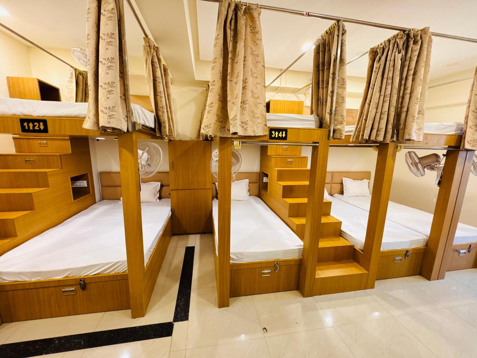 Hotel Shivlok 乌贾因 外观 照片