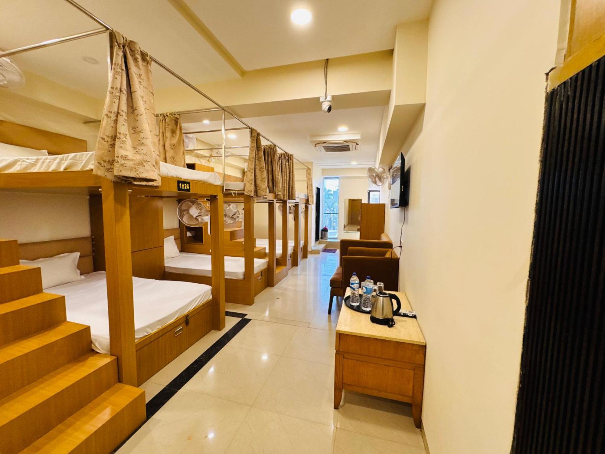 Hotel Shivlok 乌贾因 外观 照片